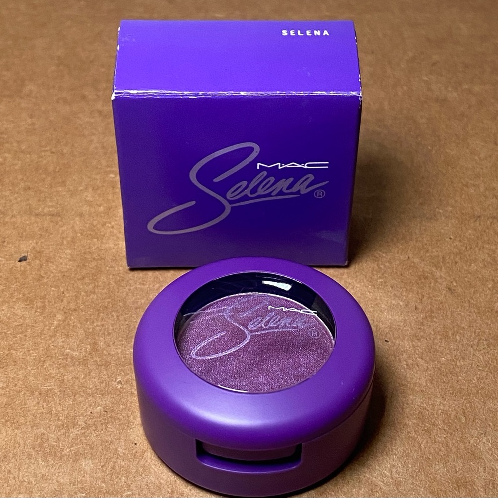 M•A•C Selena Eye Shadow 💜